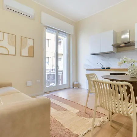 Apartment Honey Moon With Small Terrace Cagliari